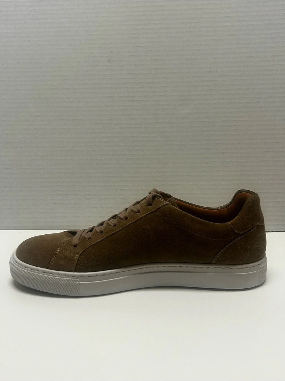 Magnanni Brown Suede Low-Top Sneakers with White Sole